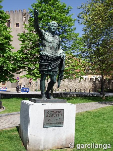 Monumento a Octavio Augusto