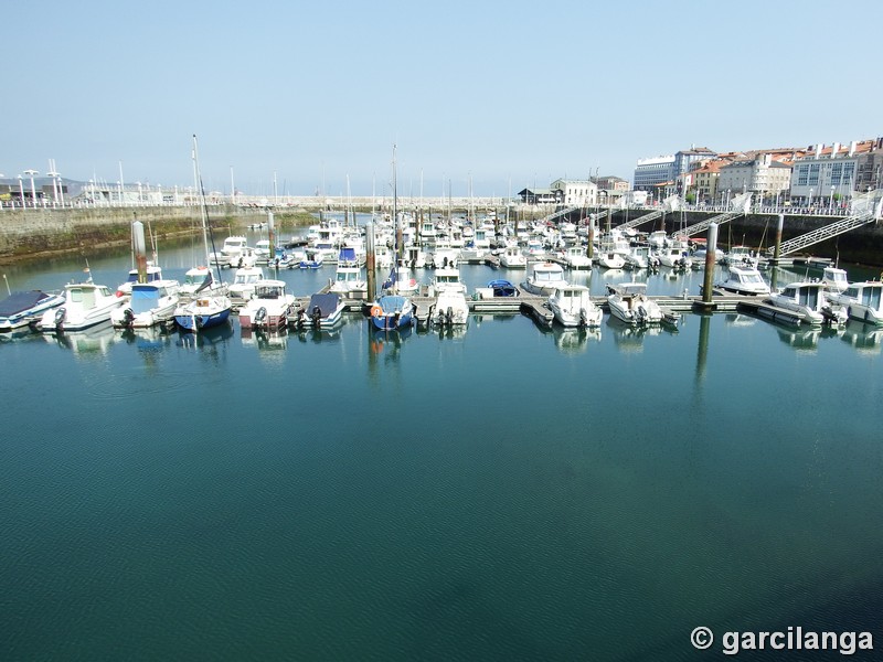 Puerto deportivo de Gijón