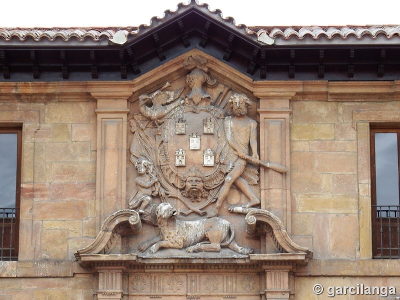 Palacio de Valdecarzana-Heredia