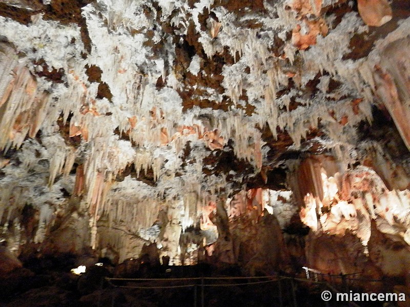 Cuevas del Cerro del Águila