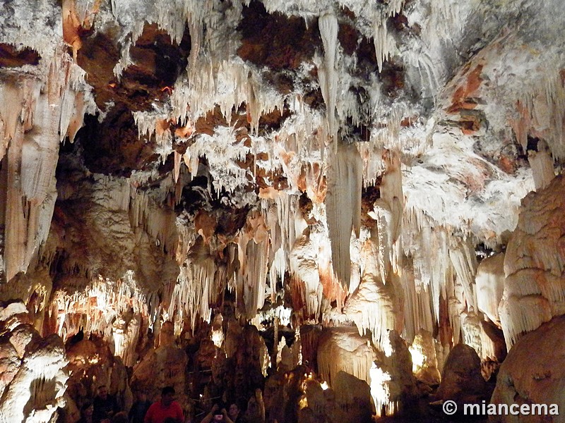 Cuevas del Cerro del Águila