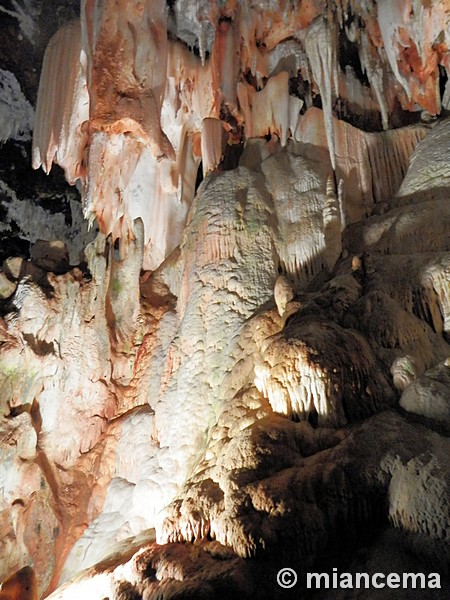 Cuevas del Cerro del Águila