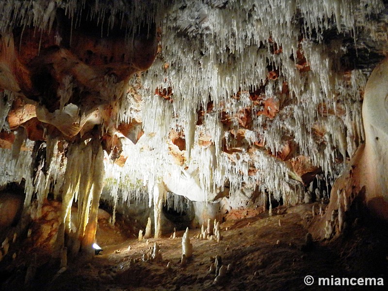 Cuevas del Cerro del Águila