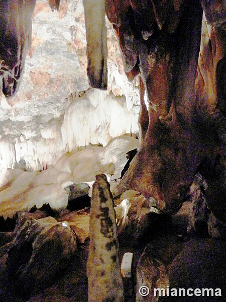 Cuevas del Cerro del Águila