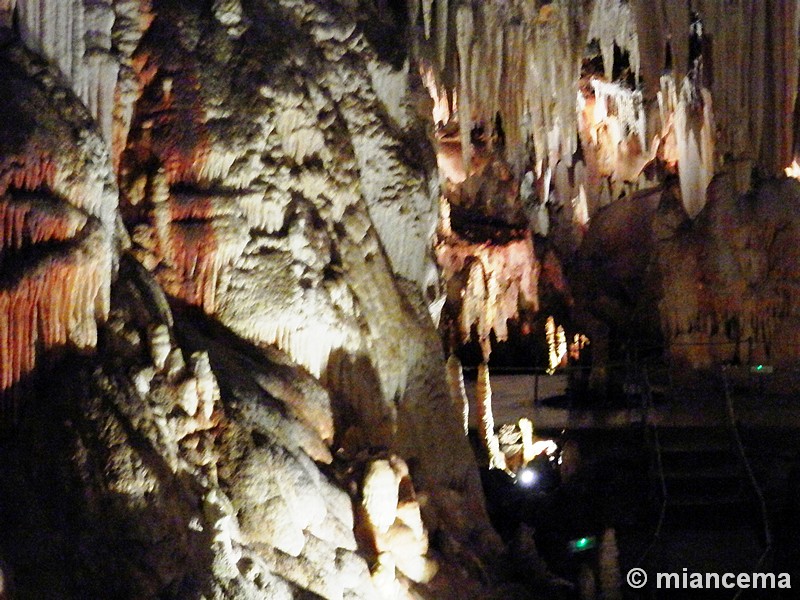 Cuevas del Cerro del Águila