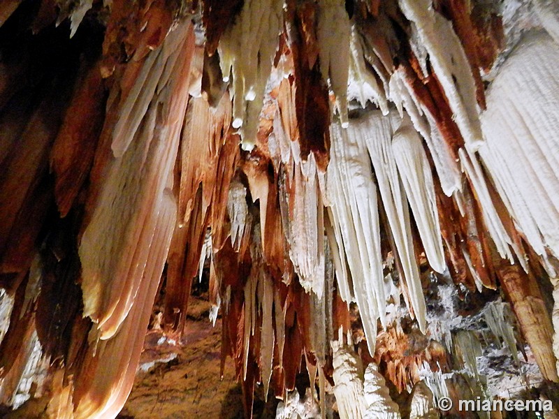 Cuevas del Cerro del Águila