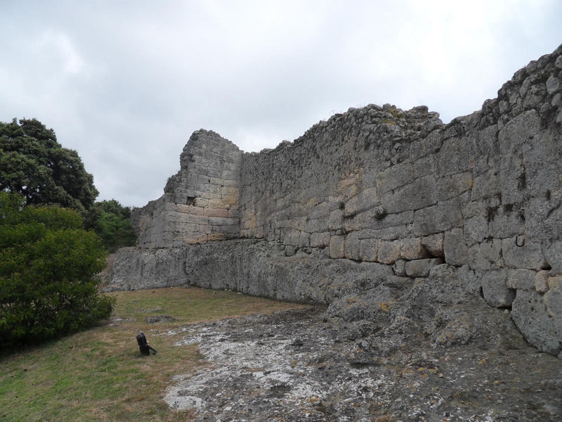 Muralla urbana de Olèrdola