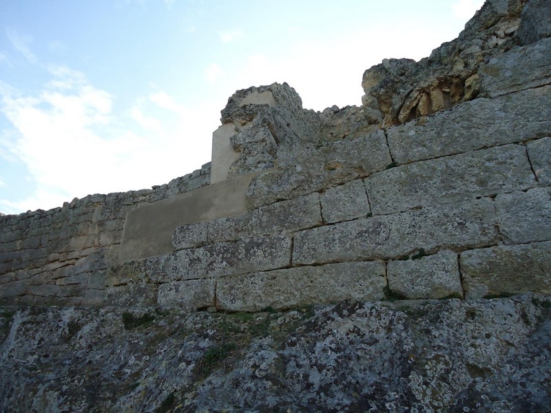 Muralla urbana de Olèrdola