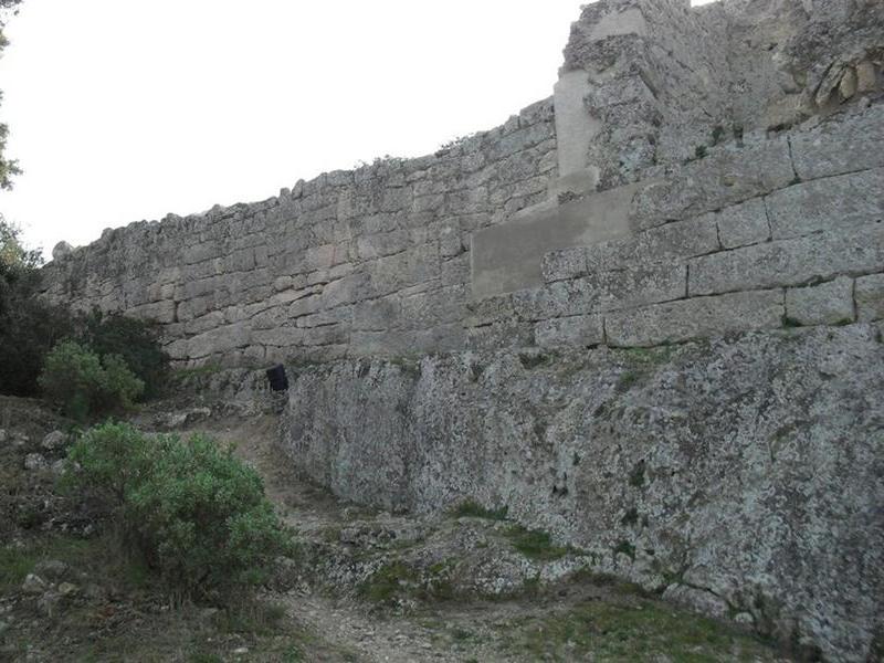 Muralla urbana de Olèrdola