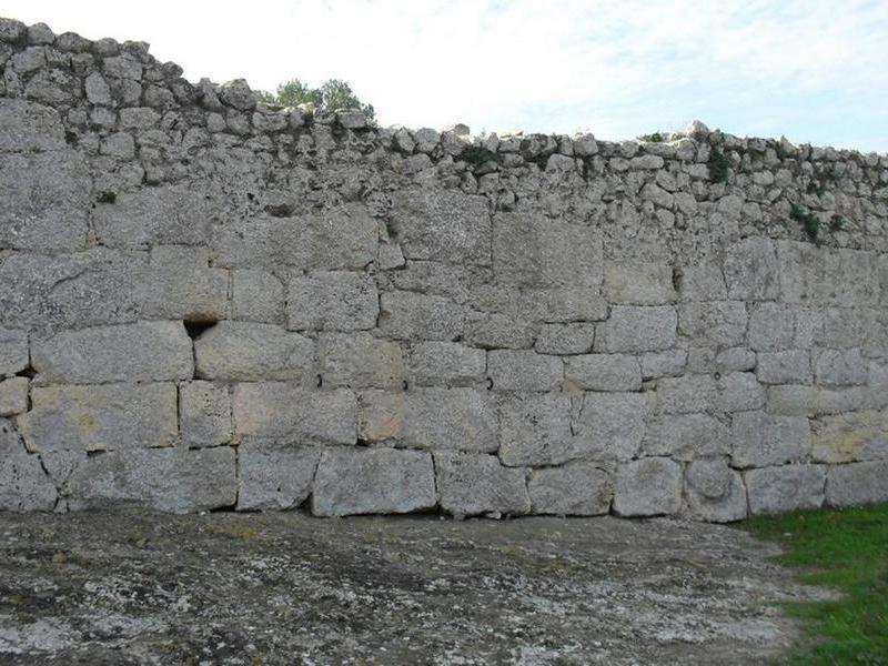 Muralla urbana de Olèrdola