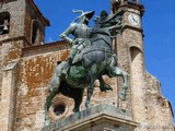 Estatua ecuestre de Pizarro