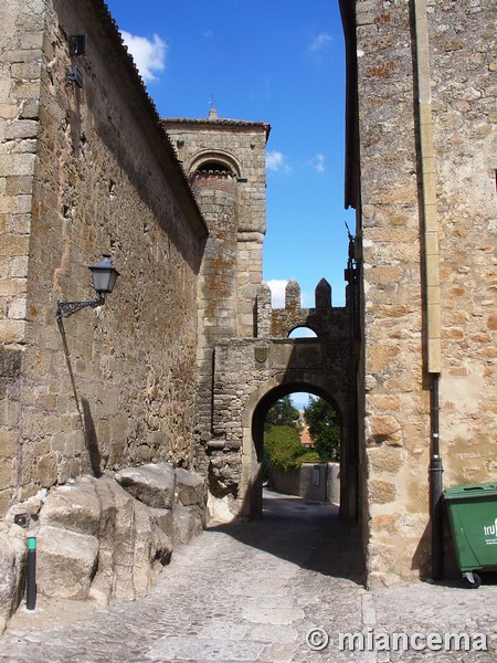 Muralla urbana de Trujillo