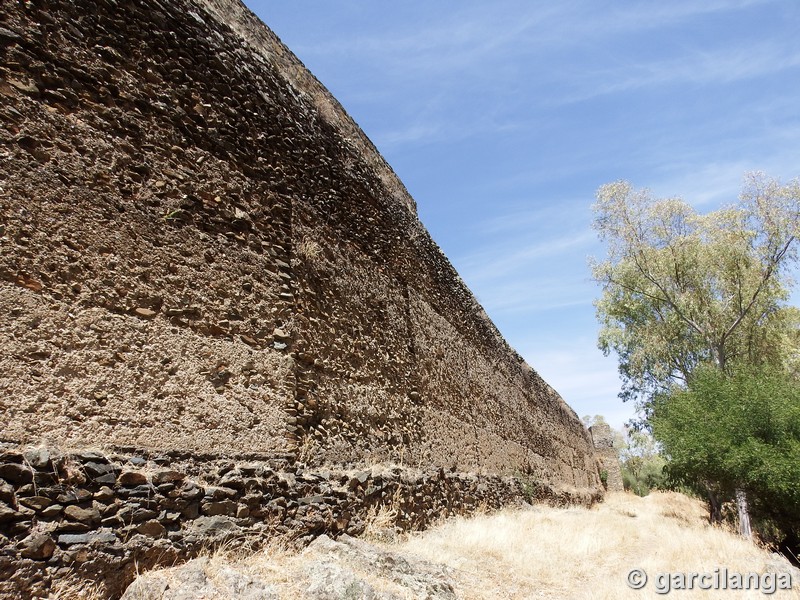 Muralla urbana de Granadilla