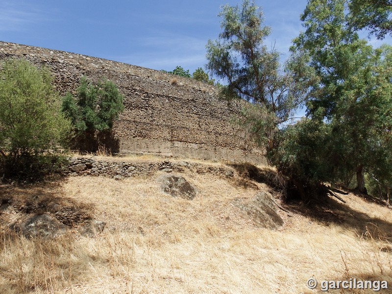 Muralla urbana de Granadilla