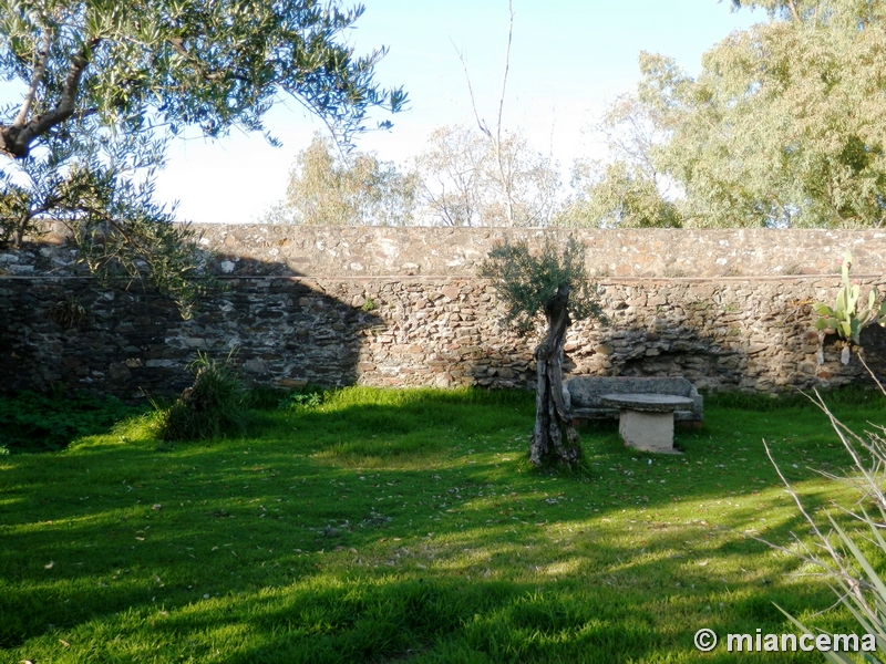 Muralla urbana de Granadilla