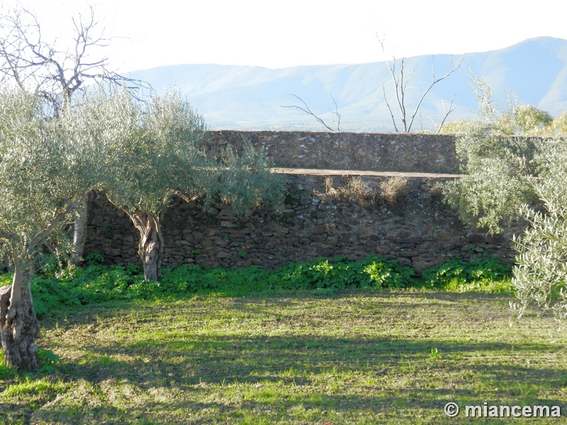 Muralla urbana de Granadilla