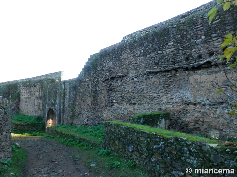 Muralla urbana de Granadilla