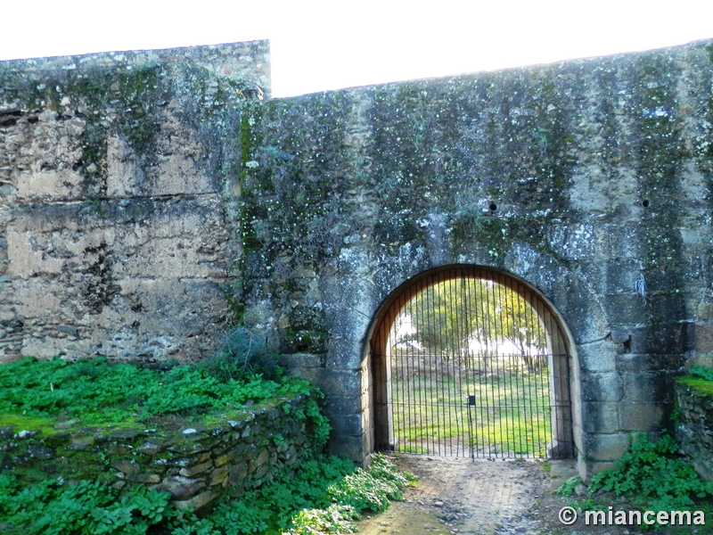 Muralla urbana de Granadilla