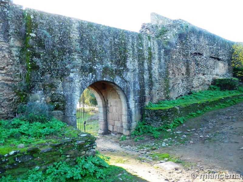 Muralla urbana de Granadilla