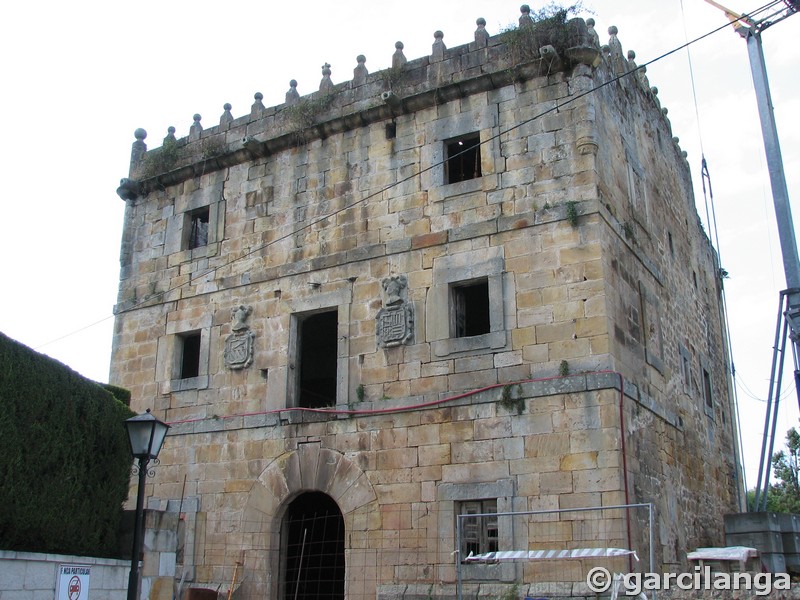 Casa torre de los Hoyos