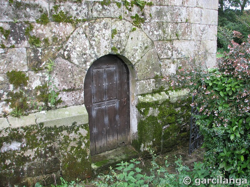 Torre de la antigua iglesia de Ibio