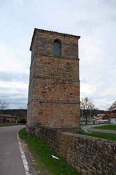 Torre de la antigua iglesia de Ibio