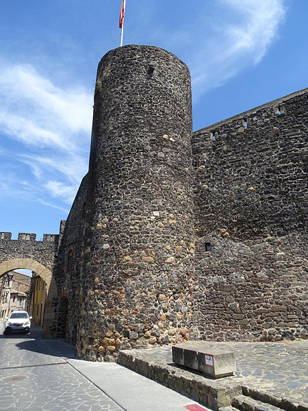 Muralla urbana de Hostalric