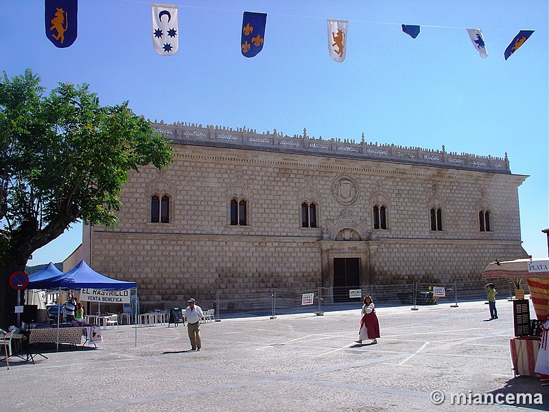 Plaza Mayor de Cogolludo
