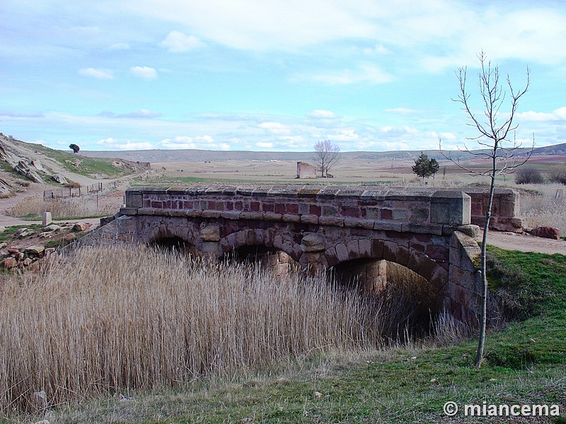 Puente sobre el río Salado