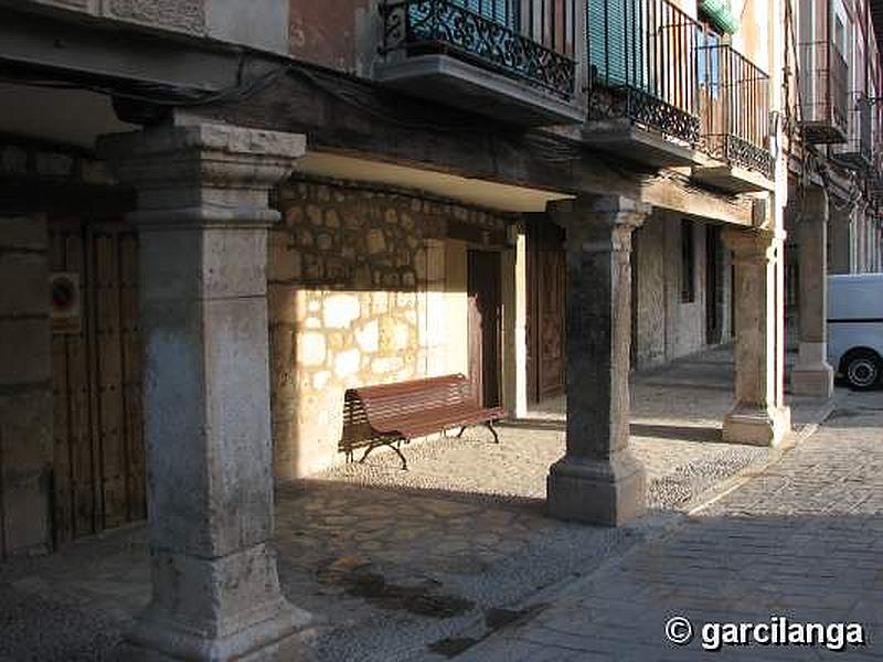 Calles con soportales de Tendilla