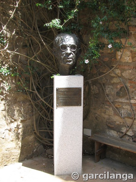 Monumento a Amadeo Romero Tauler