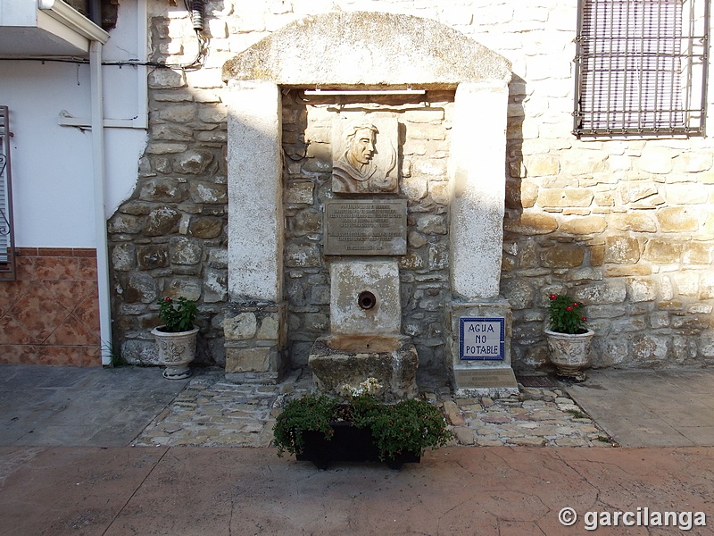 Fuente y monumento a San Juan de la Cruz