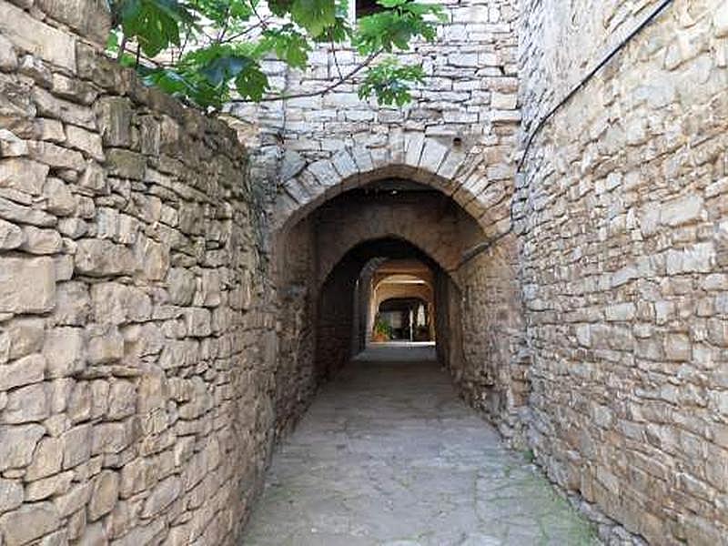 Muralla urbana de Montfalcó Murallat