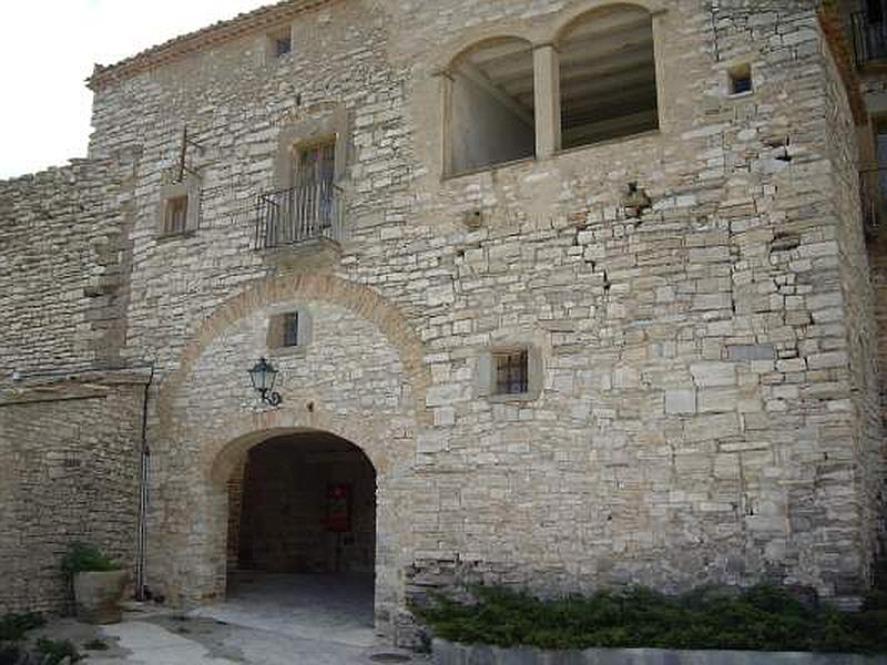 Muralla urbana de Montfalcó Murallat