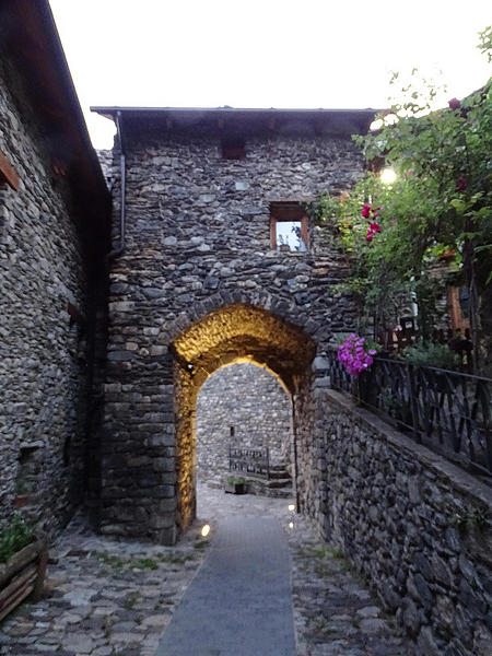 Muralla urbana de Boí