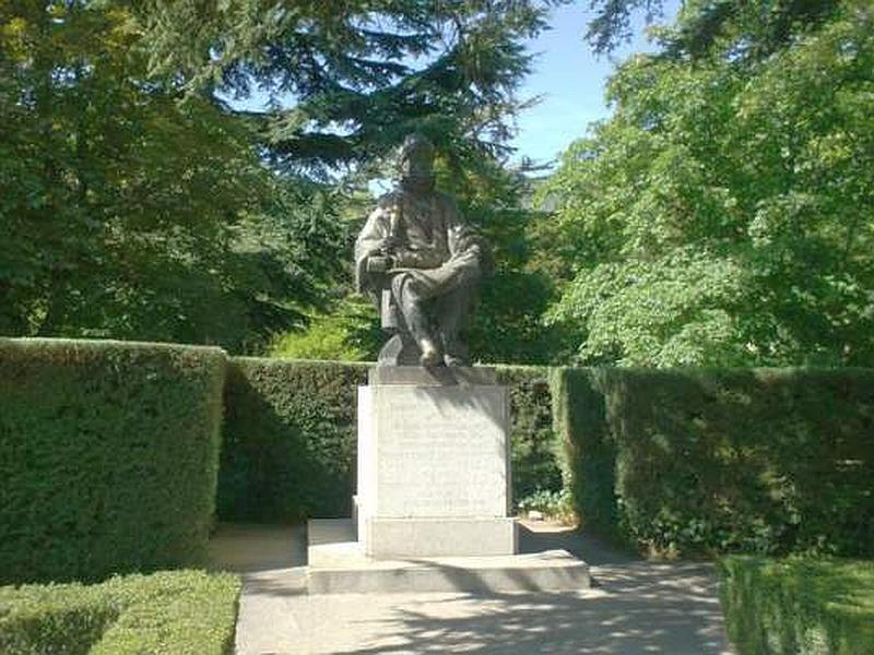 Monumento a Felipe II del Parque Adolfo Suárez