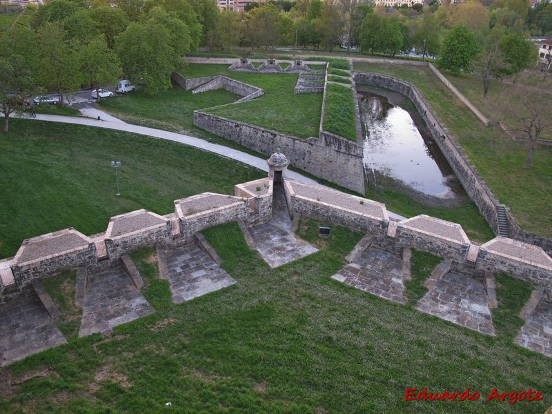 Muralla abaluartada de Pamplona