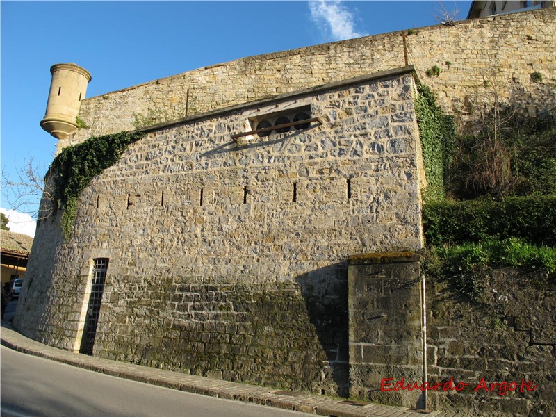 Muralla abaluartada de Pamplona