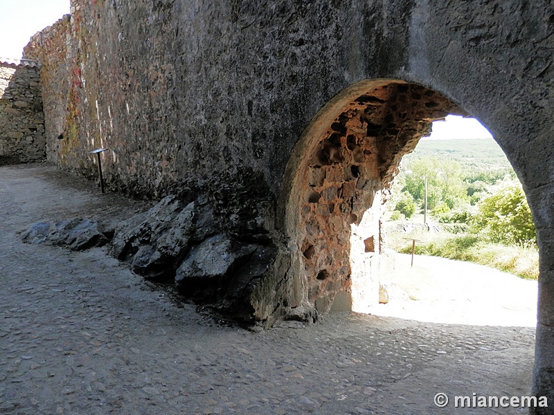 Muralla urbana de Monleón