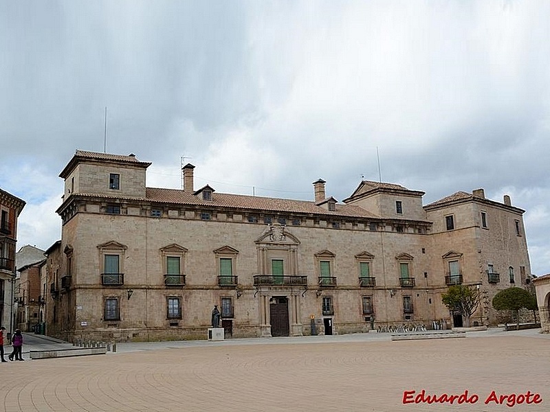 Palacio de los Hurtado de Mendoza