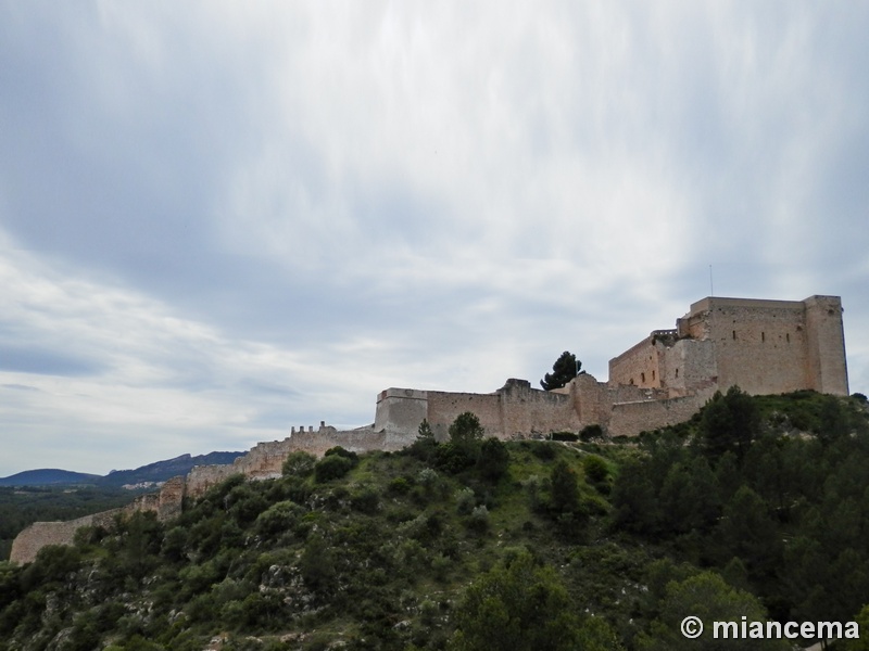 Muralla urbana de Miravet