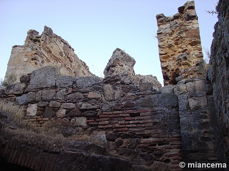 Castillo de Montalbán