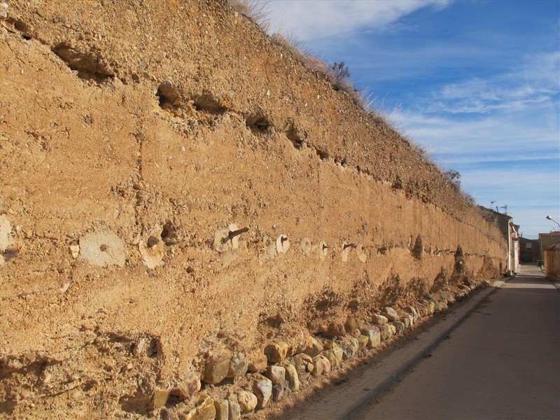 Muralla urbana de Azuara