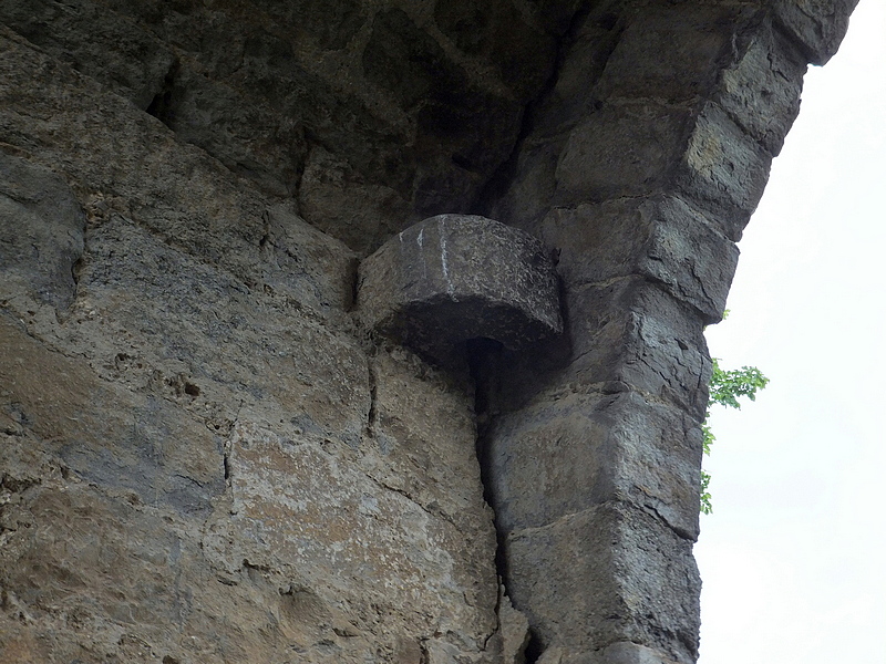 Muralla urbana de Tiermas